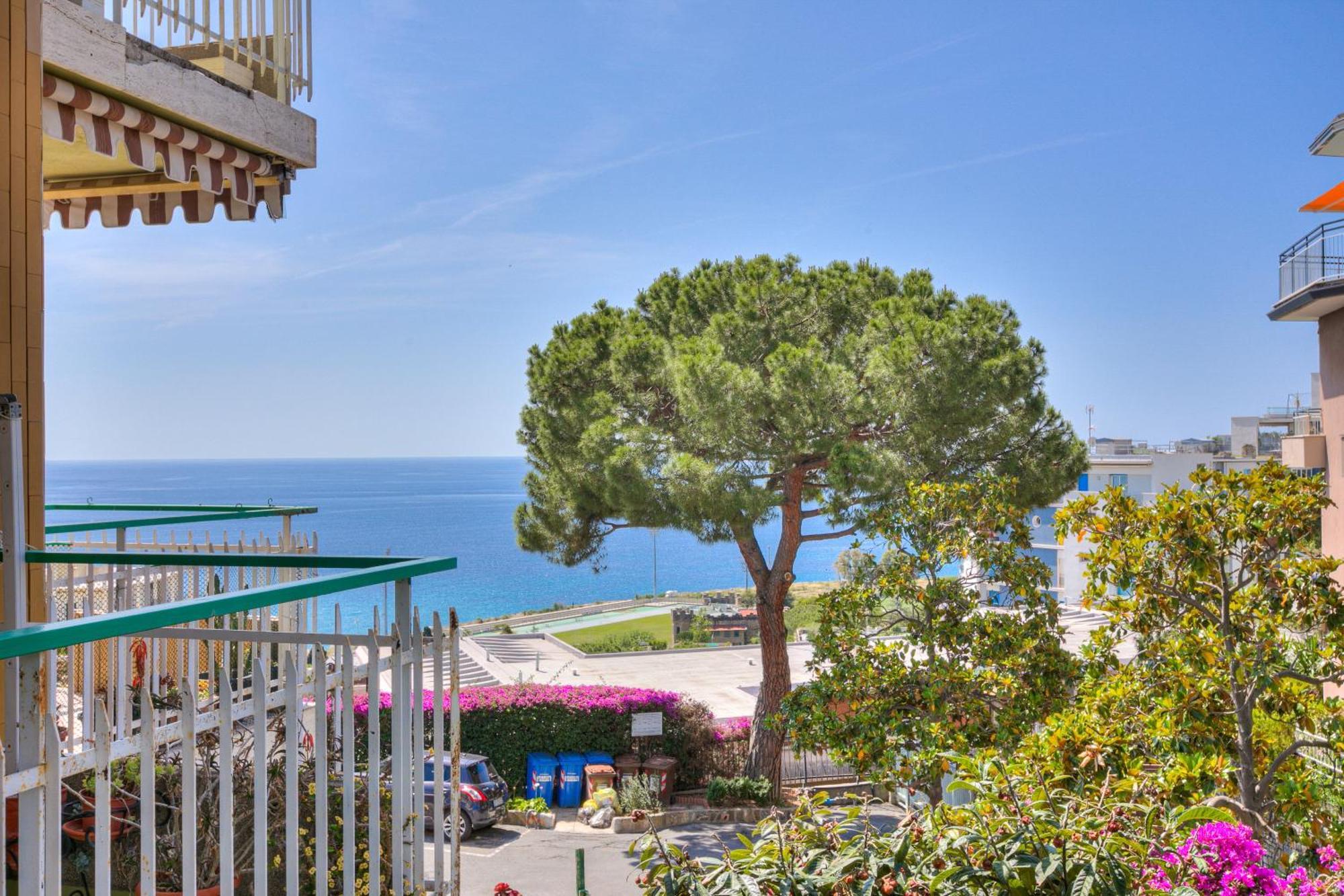 Casa Emma With Sea Glimpse - Happy Rentals Санремо Екстер'єр фото